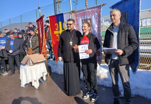 Plivanje za Časni krst u Rogatici [FOTO]