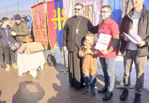 Plivanje za Časni krst u Rogatici [FOTO]