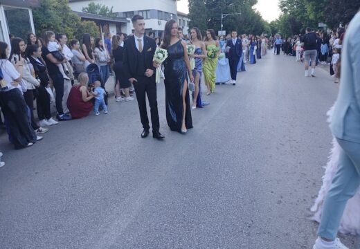 Maturanti iz Rogatice zakoračili u svijet odraslih [FOTO]