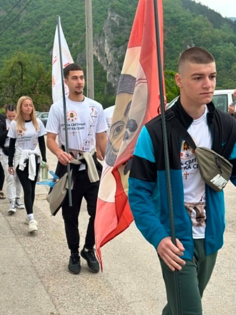 Put Ostroga pješice krenulo 20 vjernika