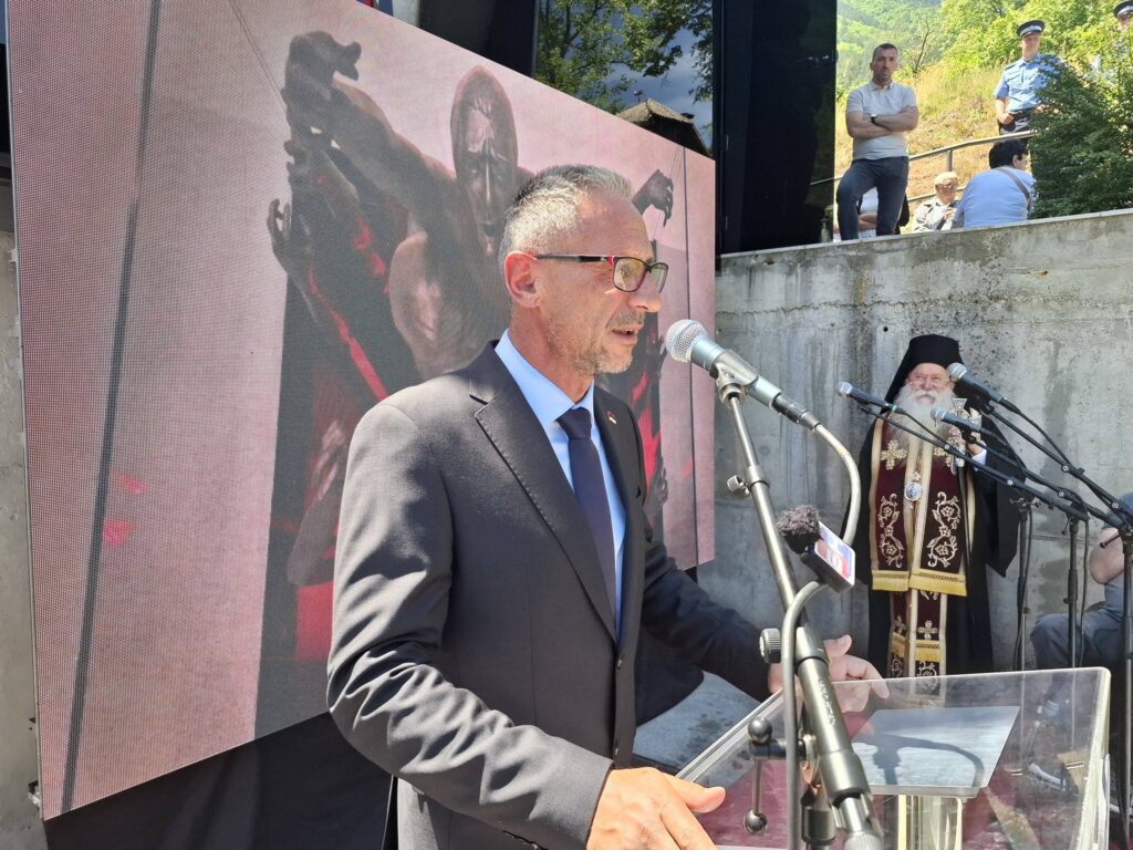 Ostojić: Zahvaljujući VRS nije se ponovio genocid nad Srbima u Starom Brodu na Drini