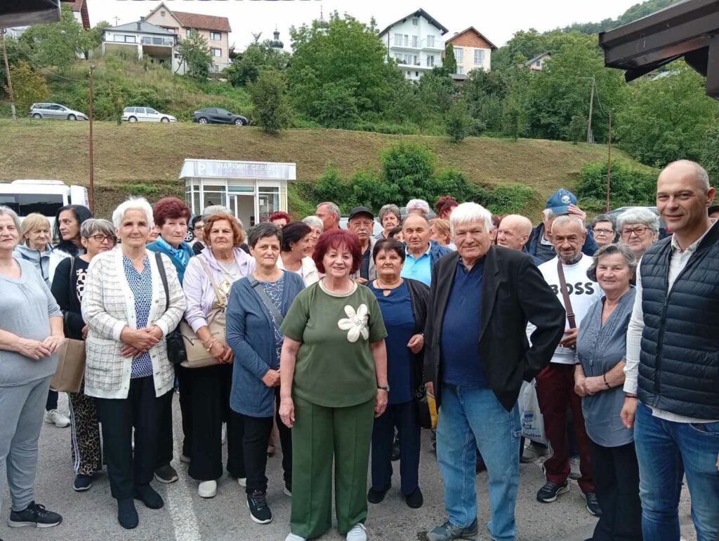 Penzioneri otputovali na pokloničko putovanje u manastir Tumane